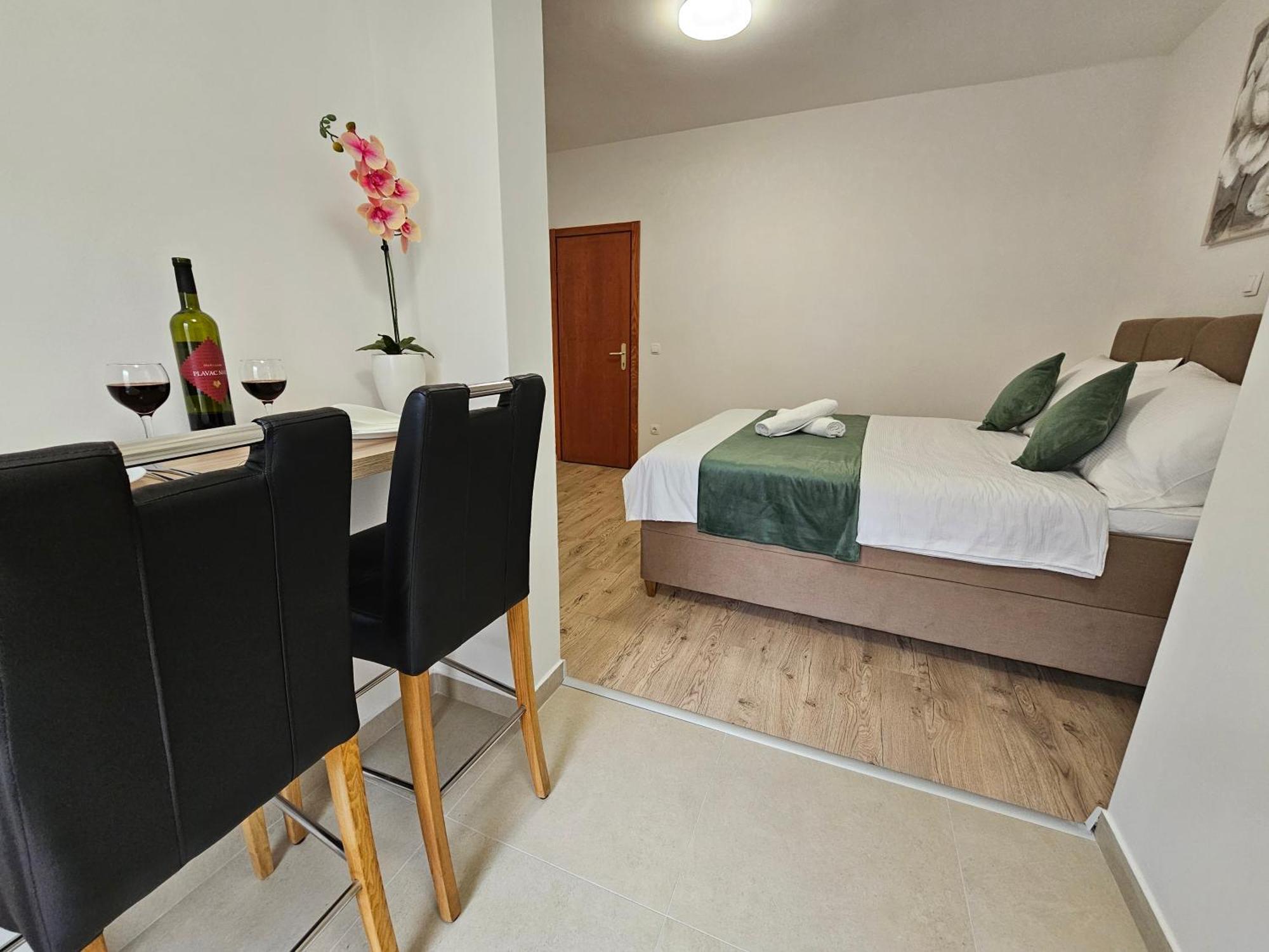 מאקרסקה Apartments Kovac מראה חיצוני תמונה