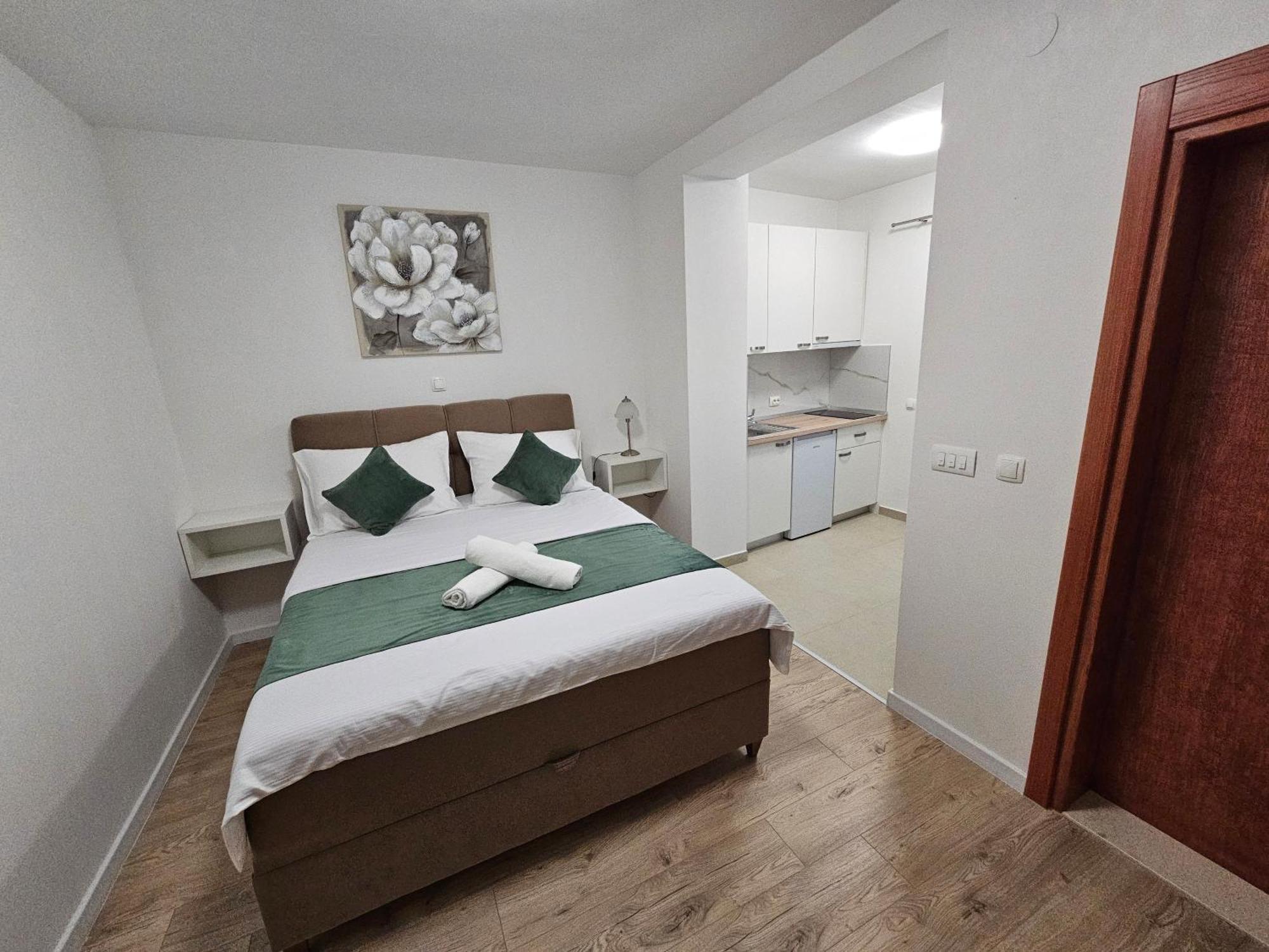 מאקרסקה Apartments Kovac מראה חיצוני תמונה